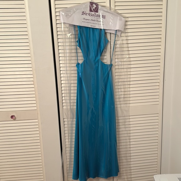 Alexis - Lune dress - Maxi Dress - Picture 3 of 3
